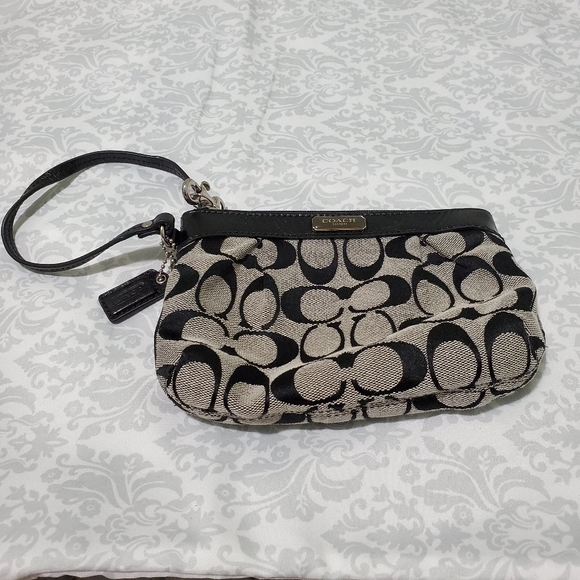 Coach Handbags - Coach clutch